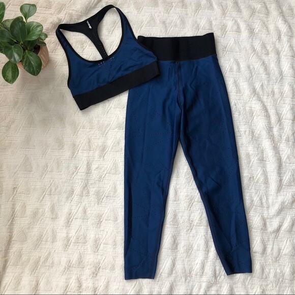 Ultracor Blue Pixelate Bra & Leggings Workout Set - Picture 1 of 9